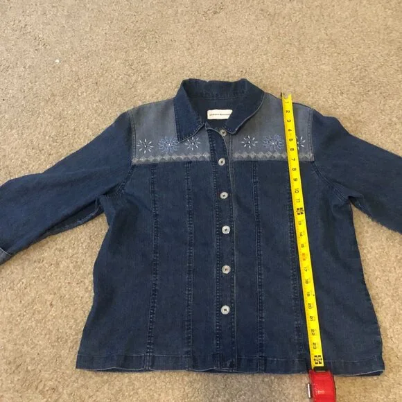 Alfred Dunner Denim Shirt Embroidered details Country Style Size 14 - Picture 4 of 12